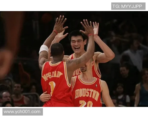 姚明与邓肯的巅峰对决：篮球历史上的传奇时刻与友谊的交汇