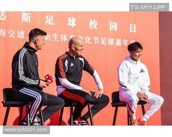 街头采访揭晓年轻人心目中的足球明星与他们的热爱故事 街头采访揭晓年轻人心目中的足球明星与他们的热爱故事